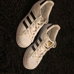 Adidas shoes (super star)